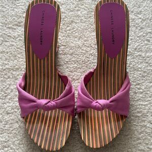 Chinese Laundry size 7.5 azalea sandal. Never worn. Still in box